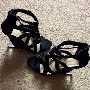 Black Wedges